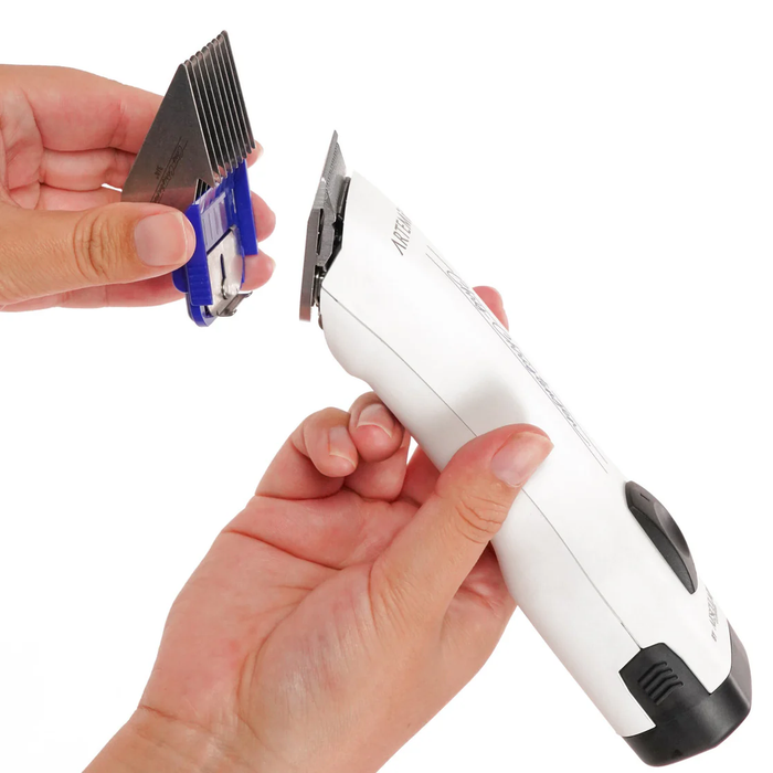 Chris Christensen High Carbon Steel Clipper Blades for Dogs steel blade detail
